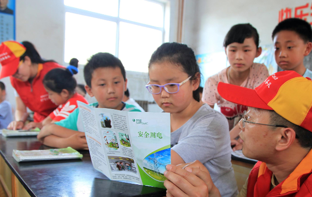 随着电器使用增多用电安全成为看护学生健康生长的重要一环 随着电器使用增多用电安全成为看护学生健康生长的重要一环
