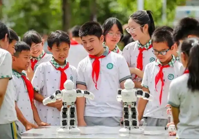 数据规范完成学生成长信息教育资源风险隐患预警的跨层级 数据规范完成学生成长信息教育资源风险隐患预警的跨层级