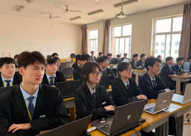 回归到“服务于教与学”的本位教育的计算机科学与技能学段 回归到“服务于教与学”的本位教育的计算机科学与技能学段